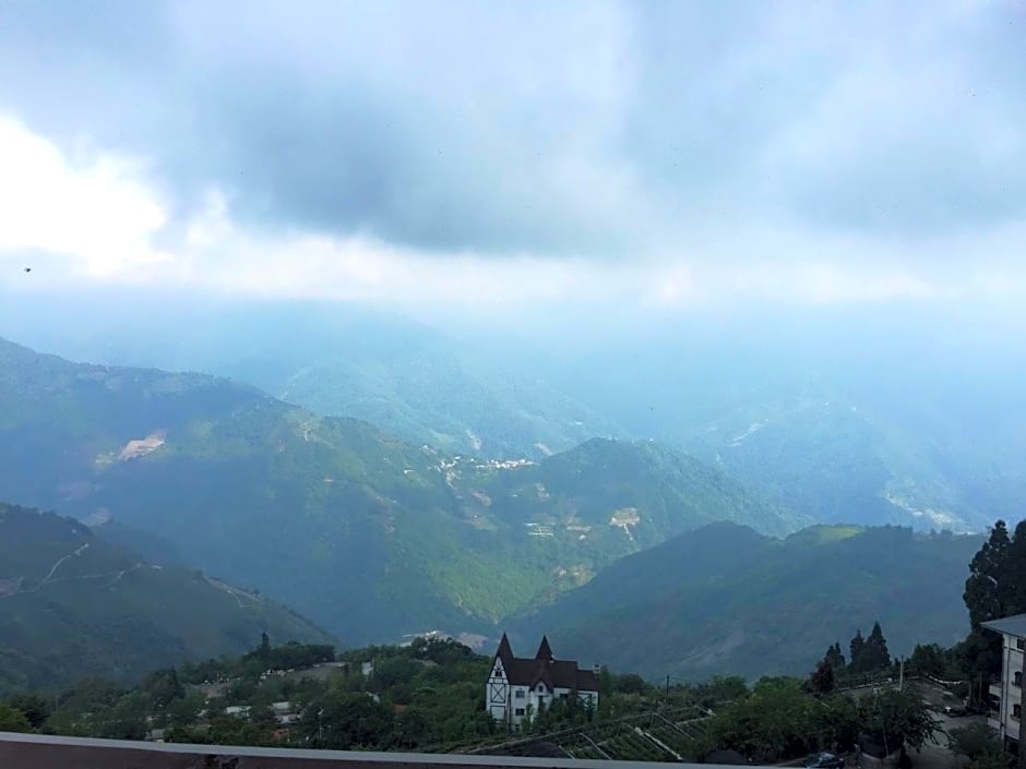 Maple Leaf Holiday Villa