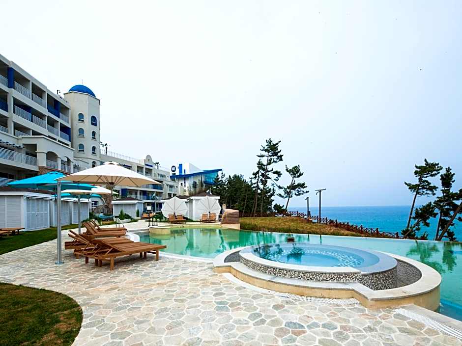 SOL BEACH SAMCHEOK (SOL BEACH HOEL & RESORT SAMCHEOK)