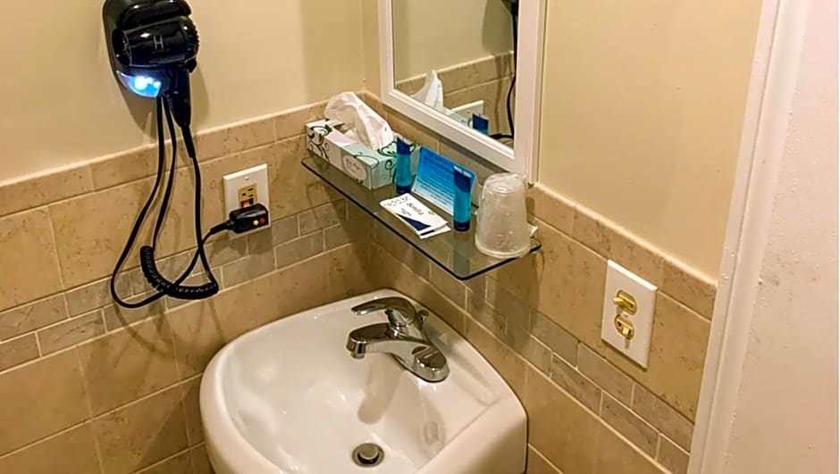 Hampton Motor Inn