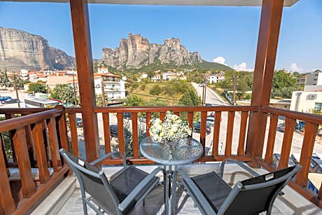 Double or Twin Room with Meteora View