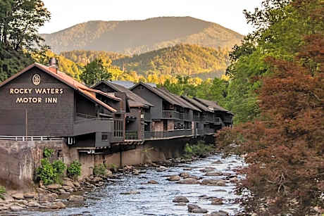 Historic Rocky Waters Inn, A Small Luxury Hotel