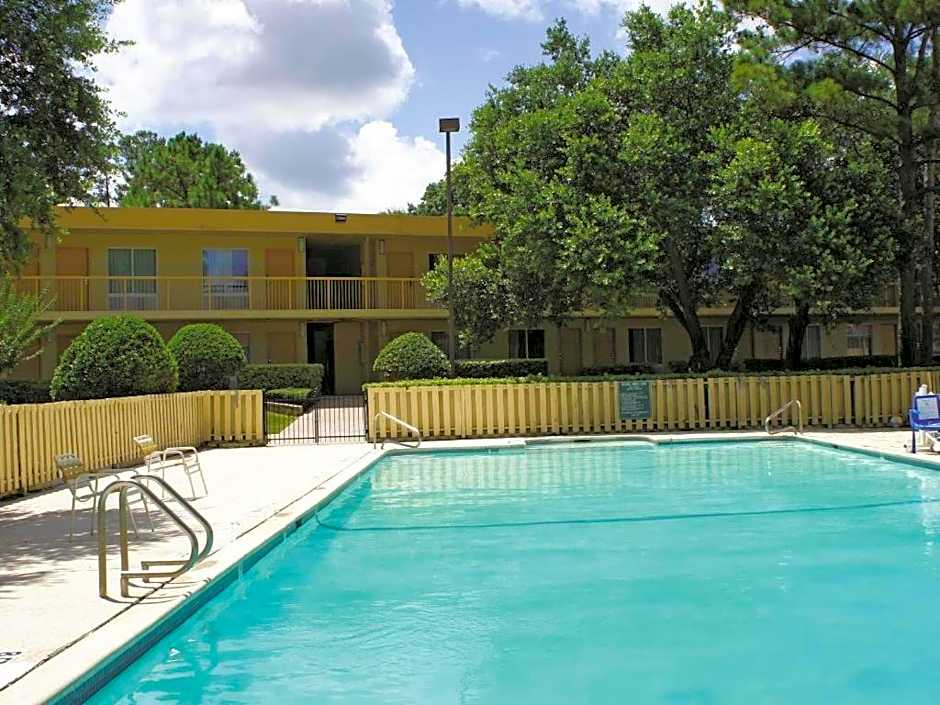 Rodeway Inn Huntsville West