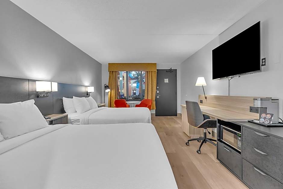 Seven Oaks Hotel Regina