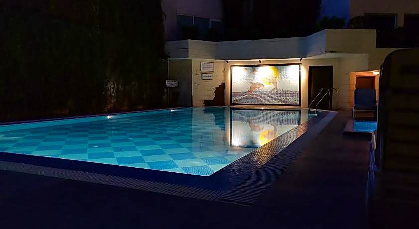 Rajdarshan - A Lake View Hotel