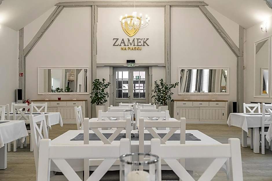 ZAMEK NA PIASKU - Tuż przy Plaży