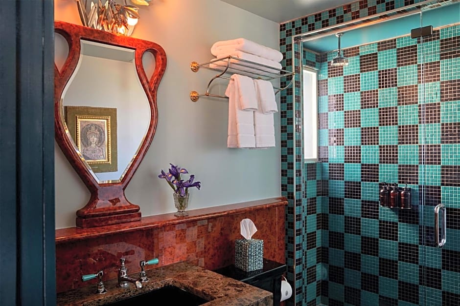 Ulysses, an Ash Hotel
