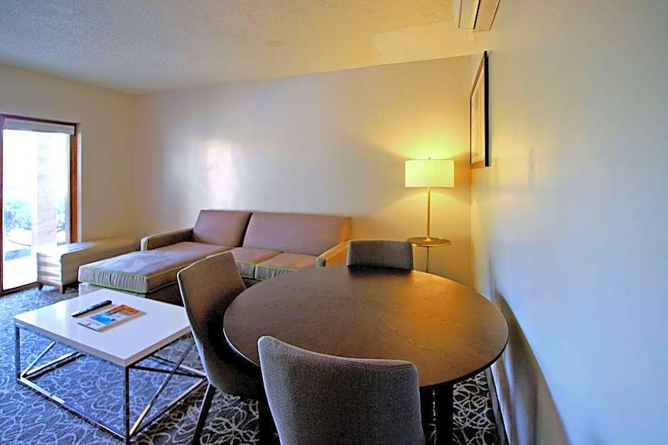 El Sendero Inn, an Ascend Collection Hotel