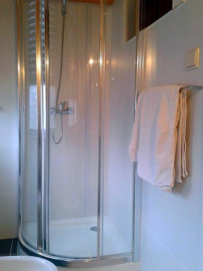 Lira Guest House B&B