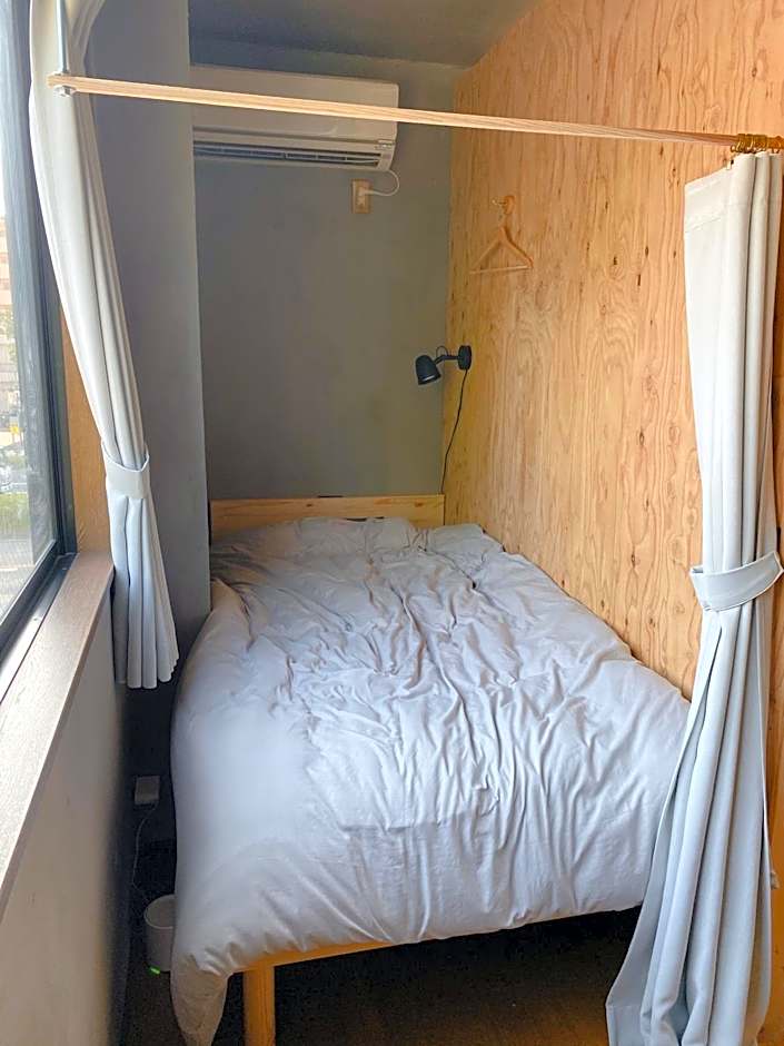 ゲストハウスよるよなか