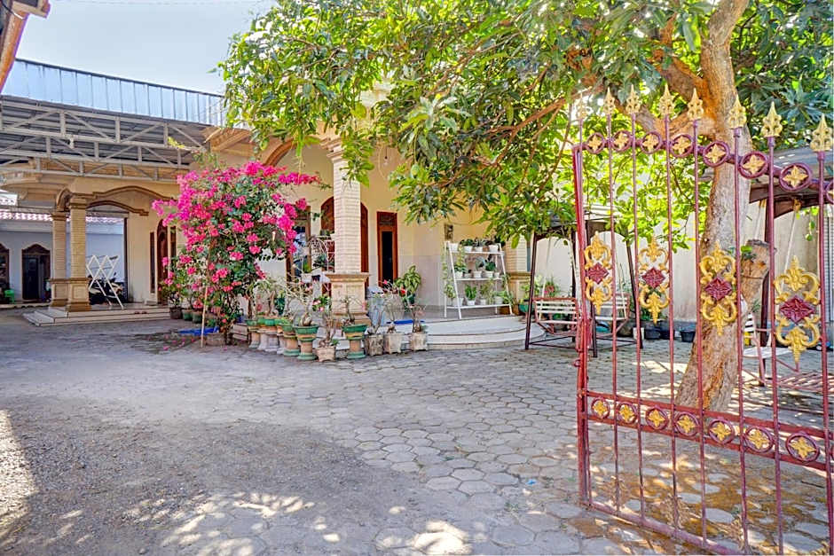 OYO Life 92918 Rumah Kost Arrahma Syariah