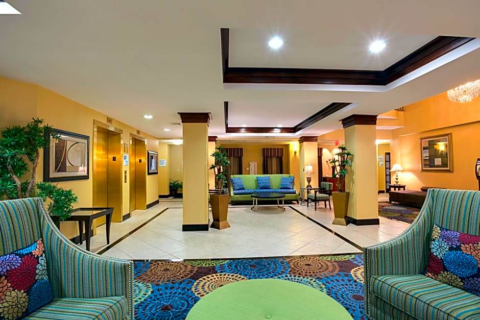 Holiday Inn Express Tower Center New Brunswick By IHG