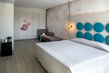 Deluxe Superior Room - Inland View