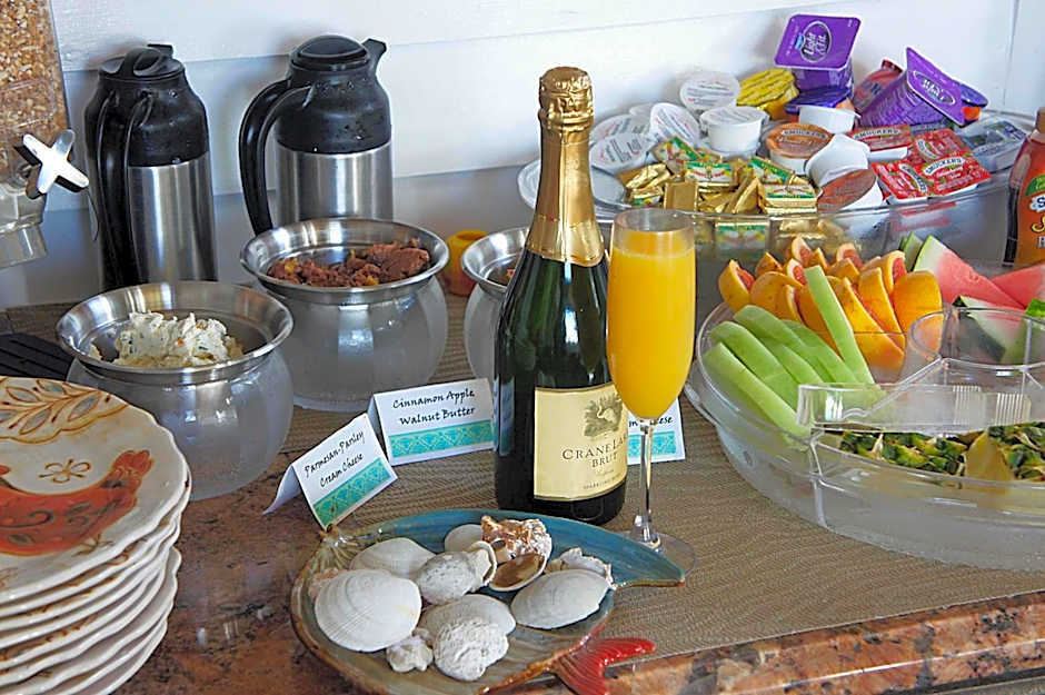 Seascape Tropical Inn