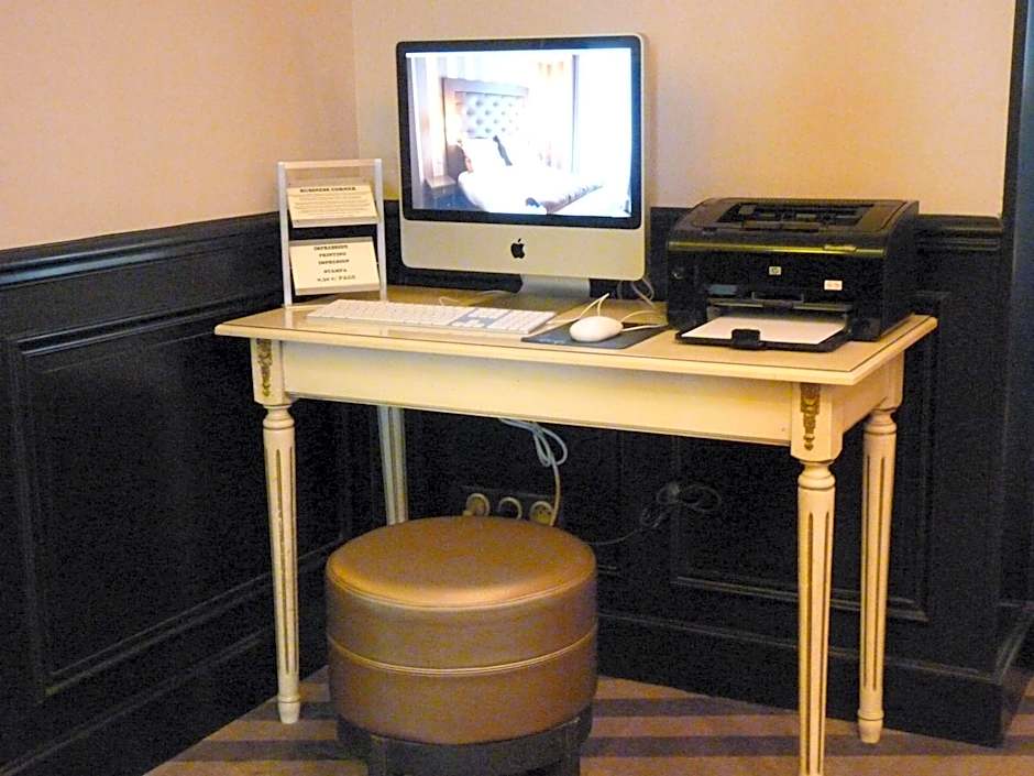 Hotel Saint Cyr Etoile