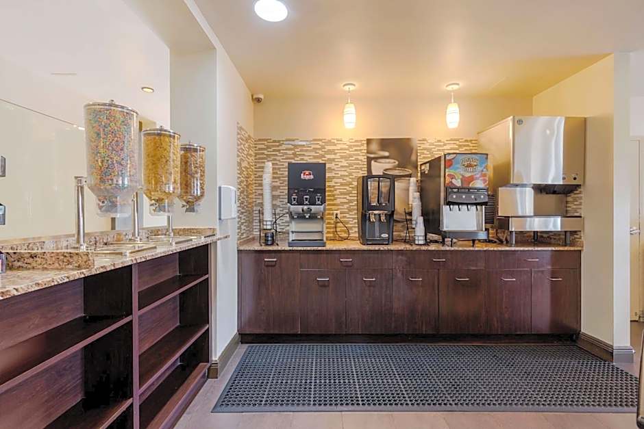 Best Western Plus Miami Airport North Hotel & Suites