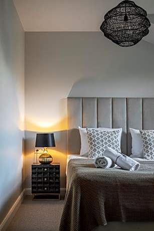 King Studio with Sofa Bed