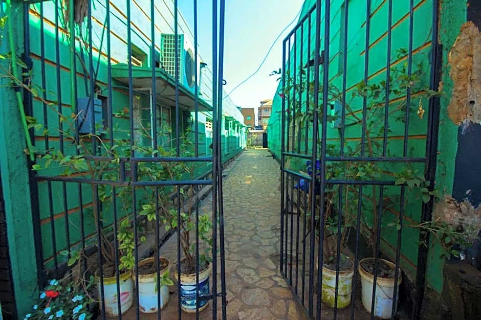 Jinja Delight Motel – Jinja, DC