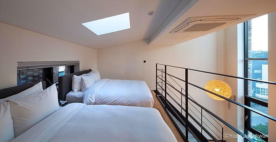 Gangneung Boutique Hotel Bombom