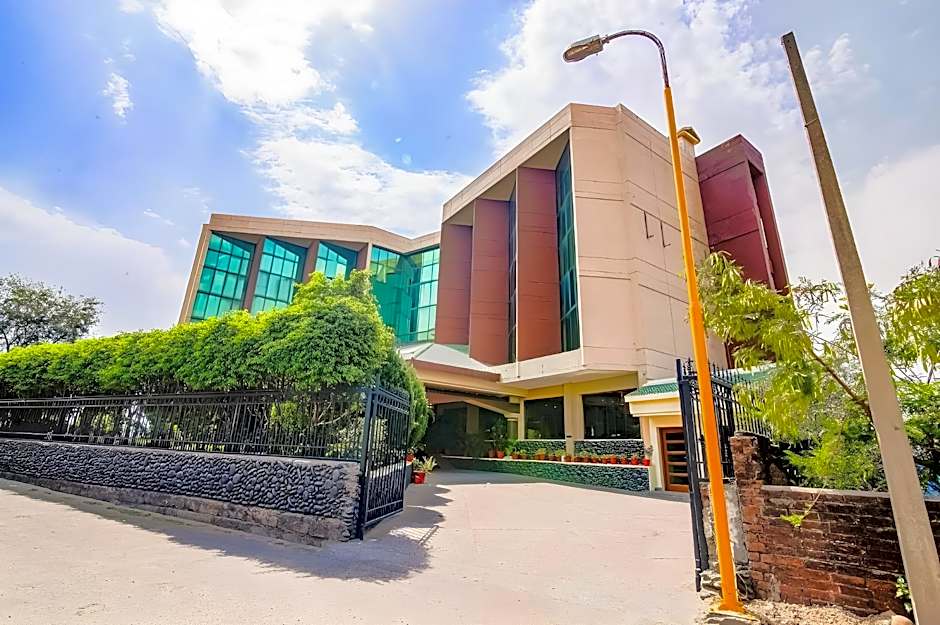 Photo 1 of 50 of Hotel Devi Grand