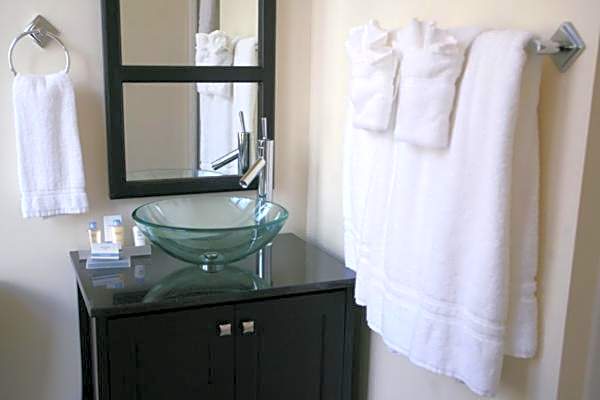 Photo 1 of 1 of 1 Queen Bed, Accessible