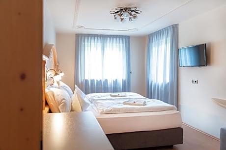 Three-Bedroom Apartment (6 Adults)