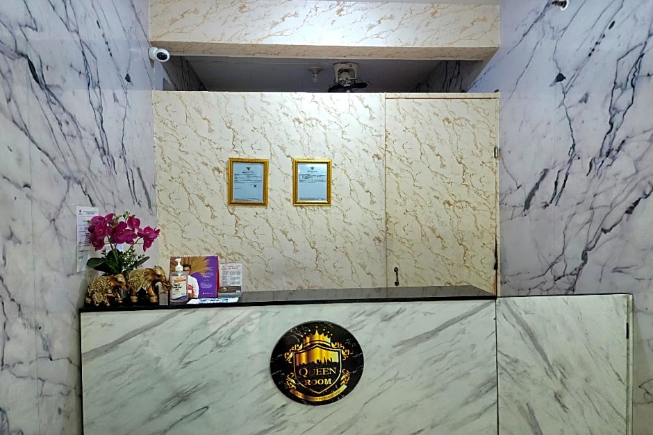 Queen Room 2 @ Grand Center Point Apartment