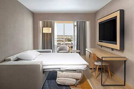 Suite City View, Suite, 1 King, Sofa Bed, Resort View, Balcony