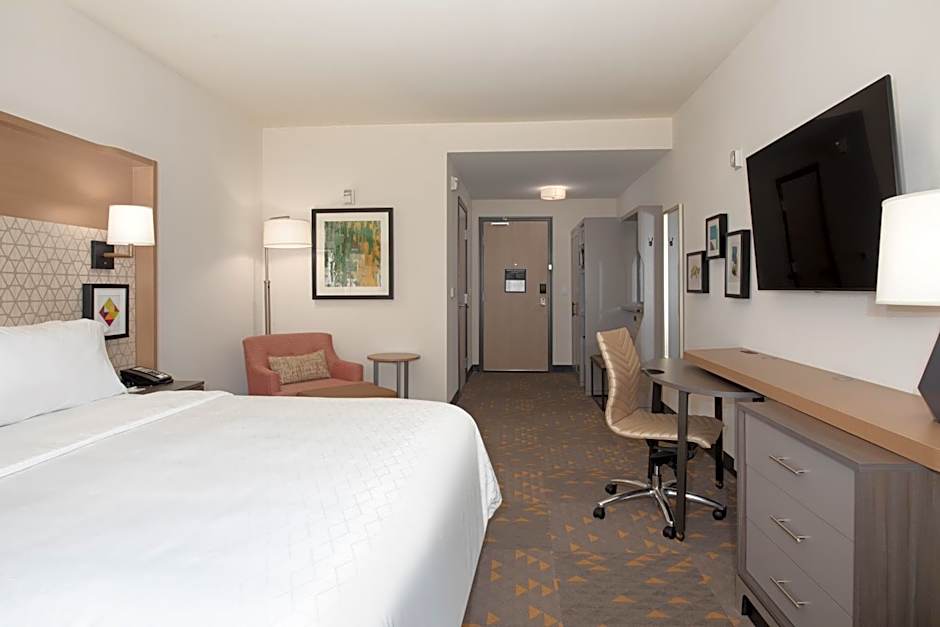 Photo 1 of 5 of Standard 1 King Bed, Accessible