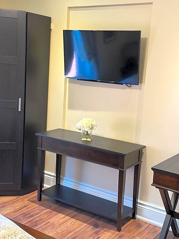 The Century House Bed and Breakfast Ottawa