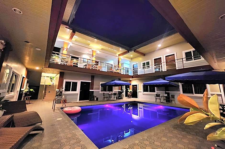 Jo Carter's Hotel & Suites Angeles City