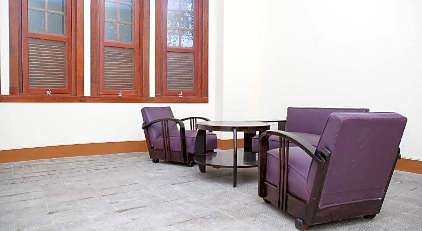 RedDoorz Plus near Pasundan University