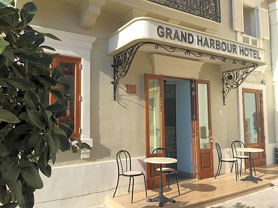 Grand Harbour Hotel
