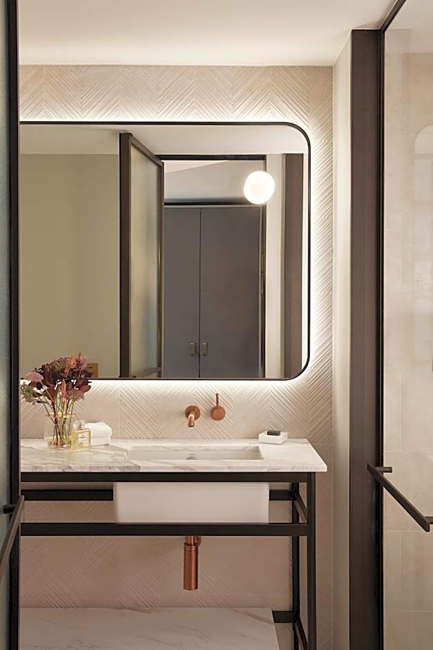 Hilton Melbourne Little Queen Street