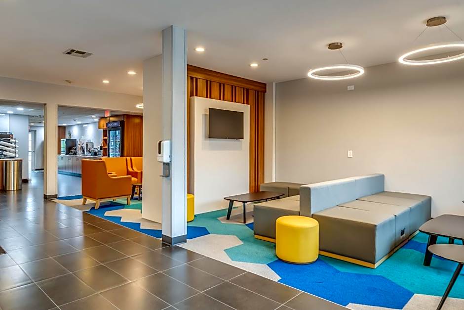 Microtel Inn & Suites By Wyndham Montgomery