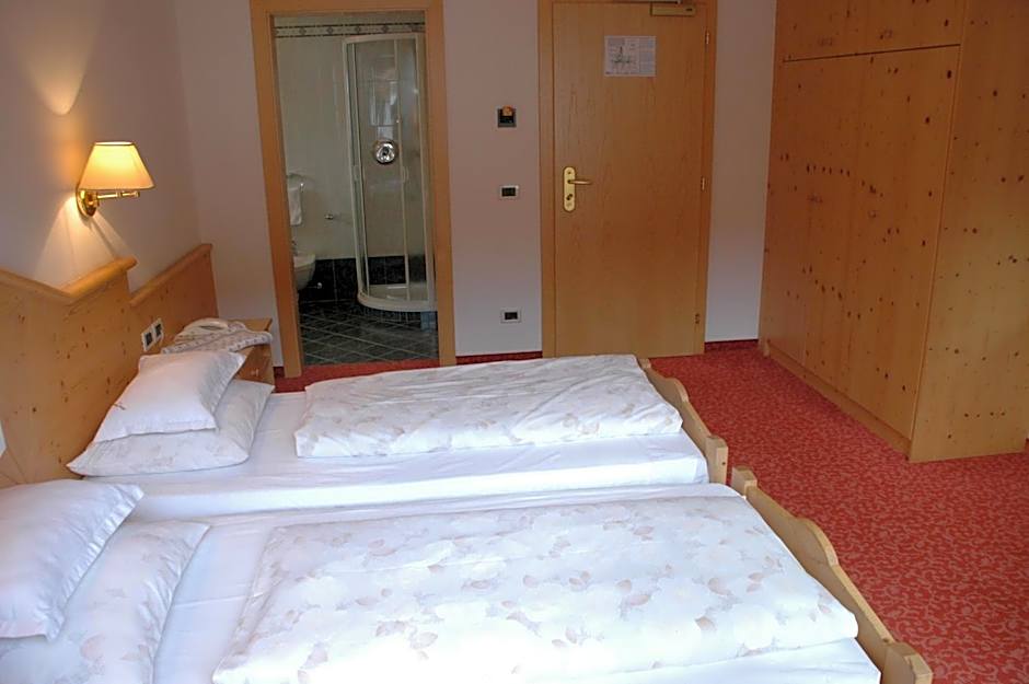 Hotel Falzares