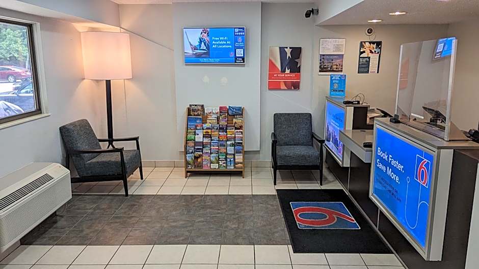 Motel 6-Nashua, NH - South