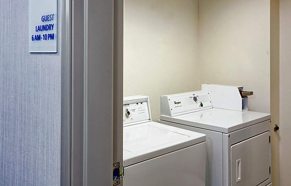 Holiday Inn Express Hotel & Suites Dickinson By IHG