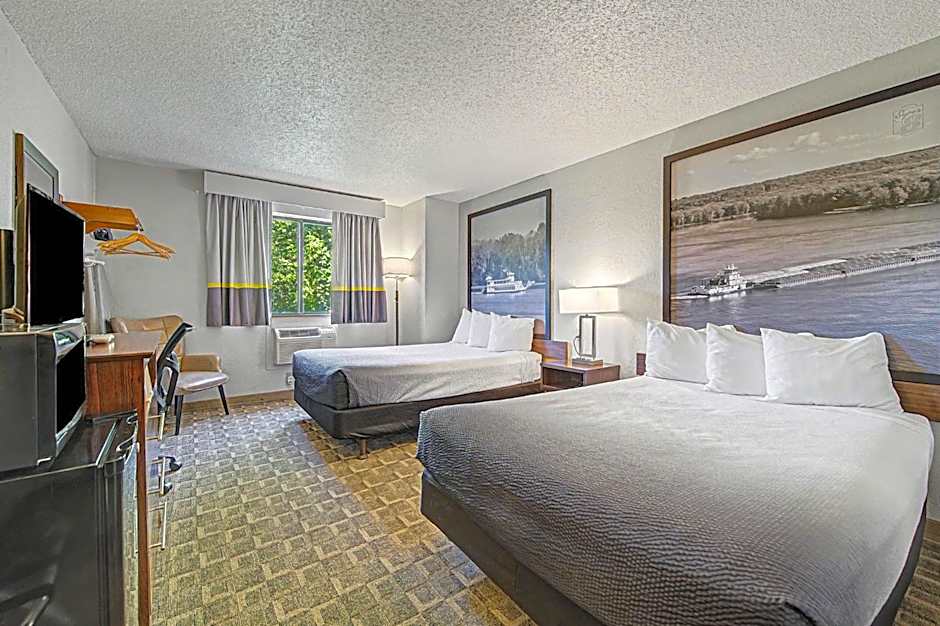 Super 8 by Wyndham Dubuque/Galena Area
