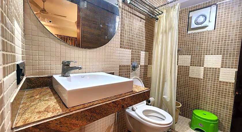 Bhammar's Inn - A Pure Vegetarian Hotel