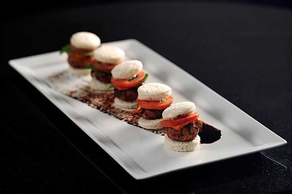 The Raphael Hotel, Autograph Collection by Marriott