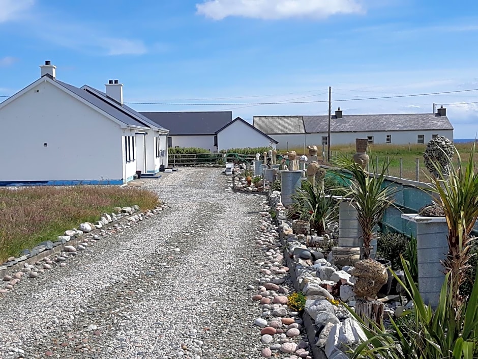 Malin Head SolasTobann ArtHouse Room 1 En-suite