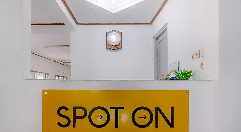OYO Life 2638 Hotel Raya