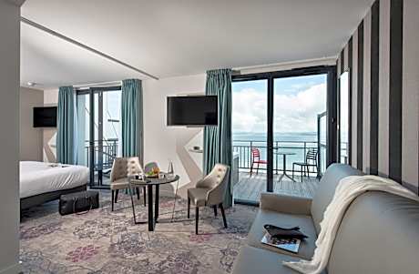 Suite with Sea View and Jacuzzi