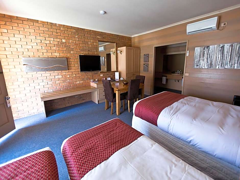 Quality Inn Colonial