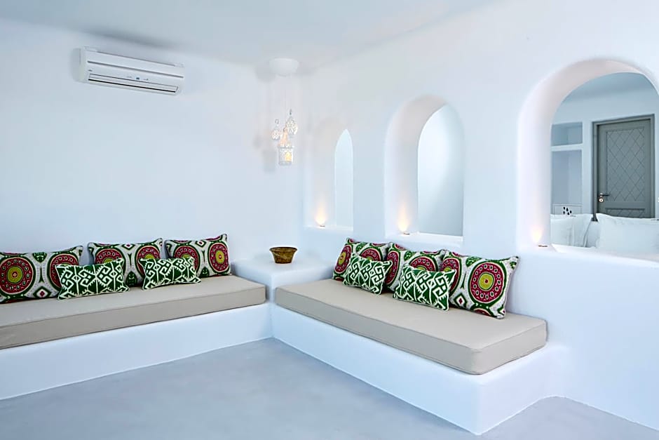 Skyfall Suites - Adults Only