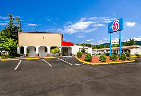 Motel 6-Salem, VA