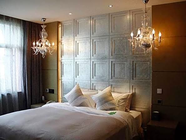 Shenzhen Baoan Luxe Manor