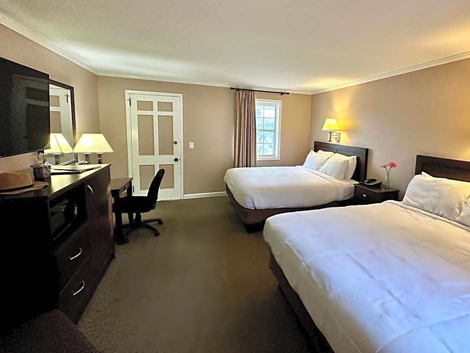 Photo 1 of 5 of Double Room
