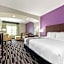 La Quinta Inn & Suites by Wyndham Bridge City