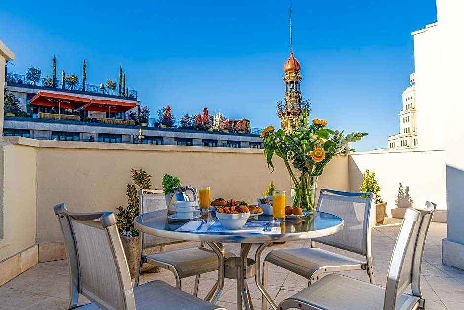 Quatro Puerta Del Sol